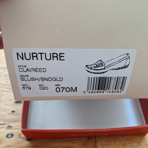 NIB Claireed Blush Gold & Jeweled Loafers - Picture 8 of 8